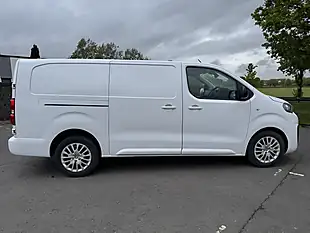 Used 2023 Peugeot Expert Asphalt Premium White - Interior and Exterior details 9