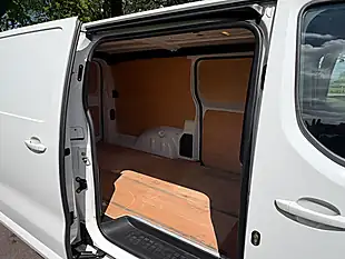 Used 2023 Peugeot Expert Asphalt Premium White - Interior and Exterior details 13
