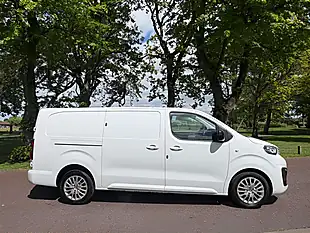 Used 2023 Peugeot Expert Asphalt Premium White - Interior and Exterior details 2