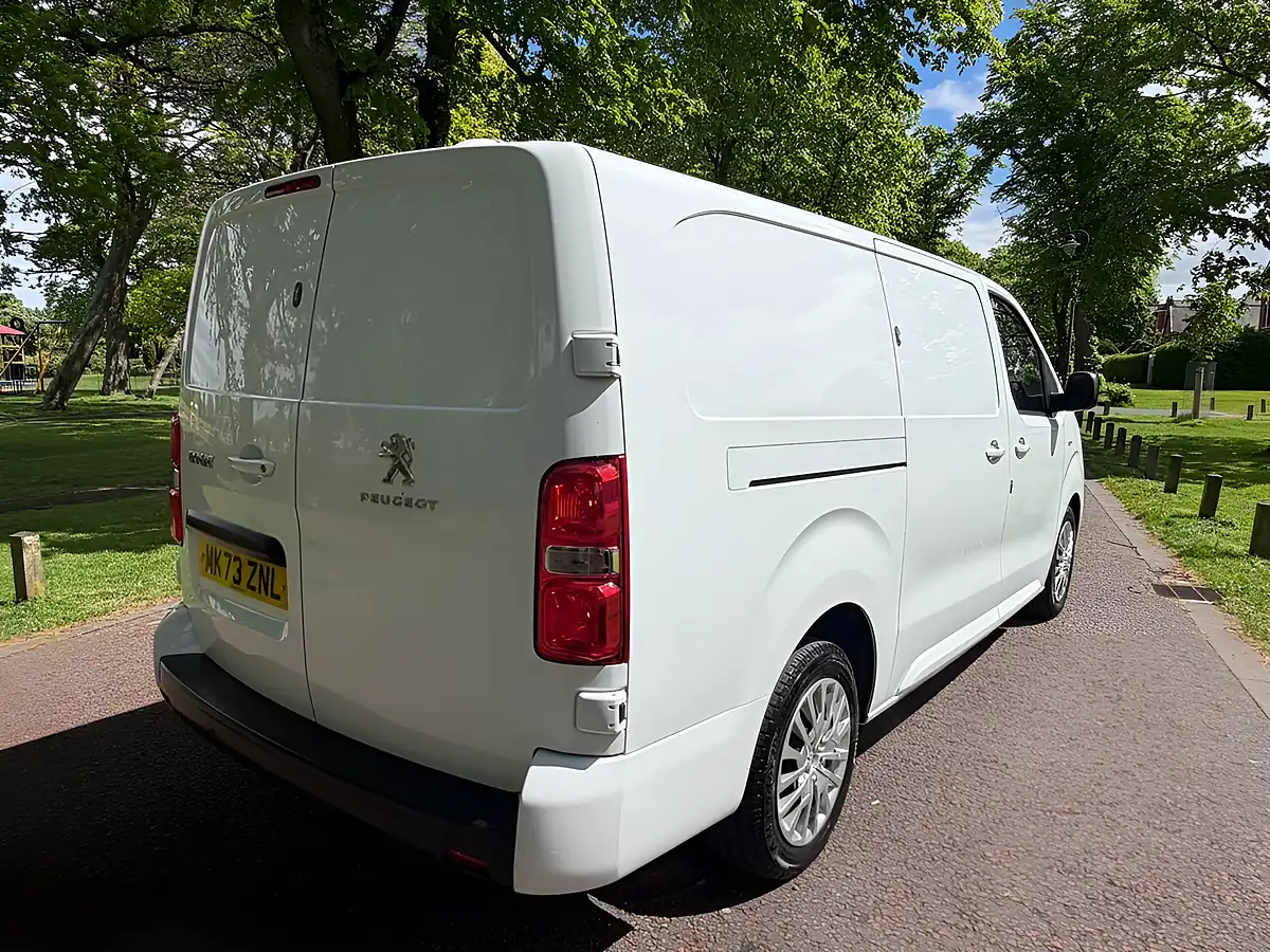 Used 2023 Peugeot Expert Asphalt Premium White - Interior and Exterior details 3
