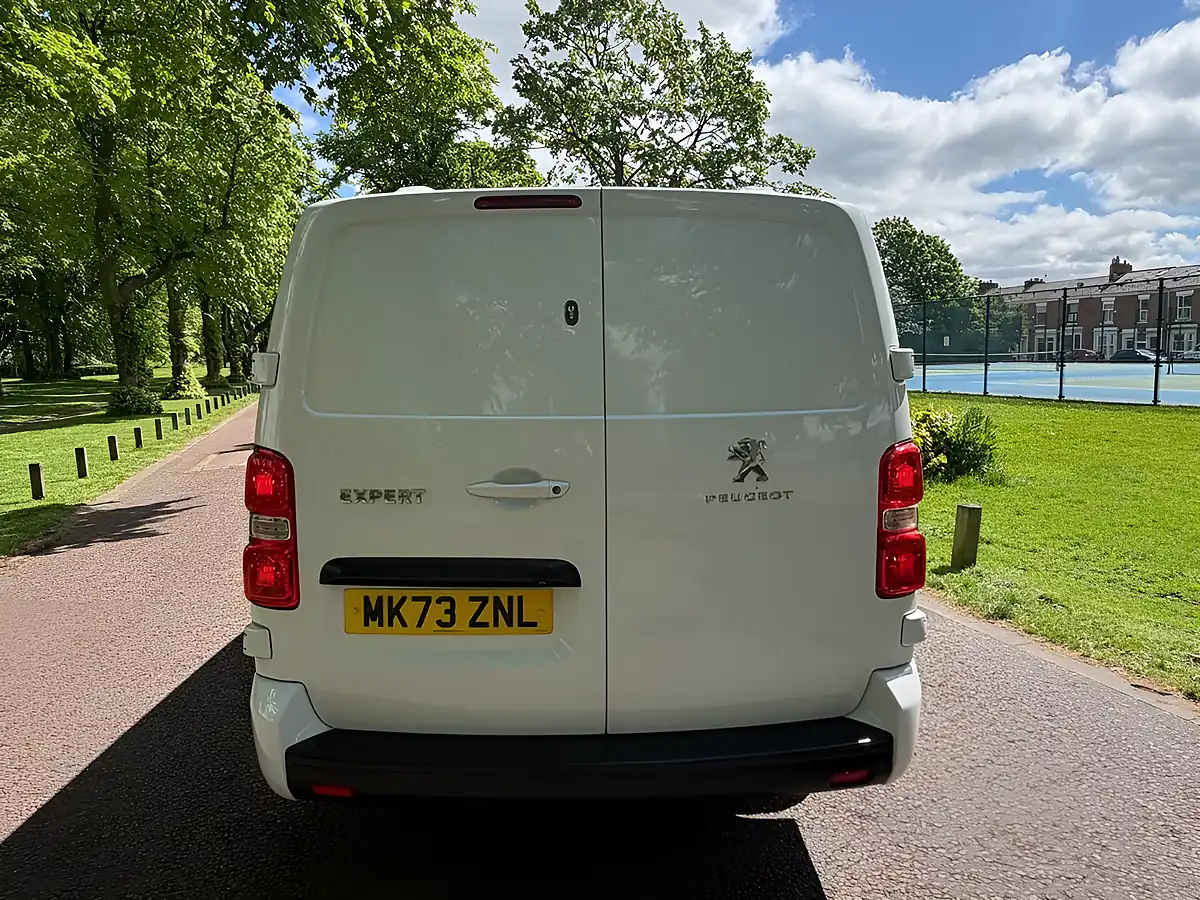 Used 2023 Peugeot Expert Asphalt Premium White - Interior and Exterior details 4
