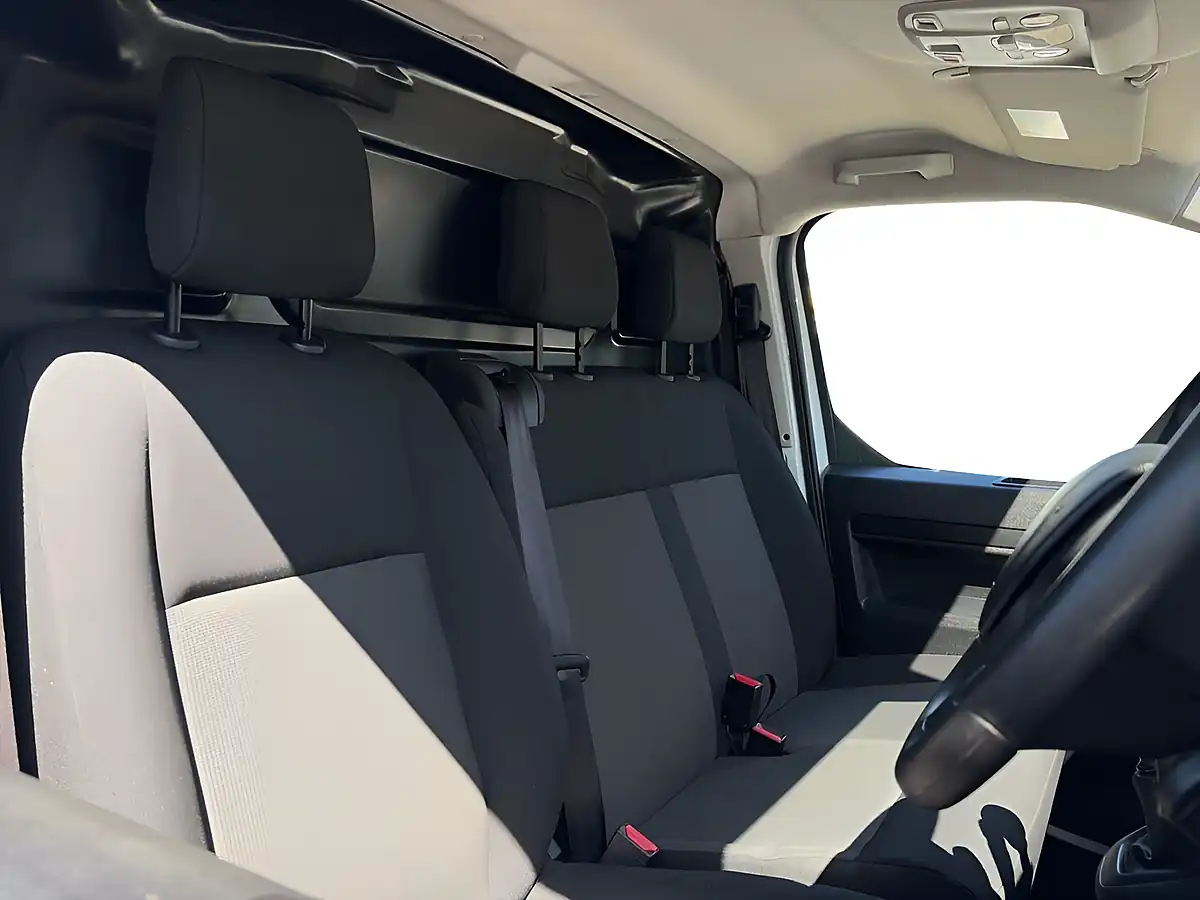 Used 2023 Peugeot Expert Professional Premium + Ice White - Interior and Exterior details 12