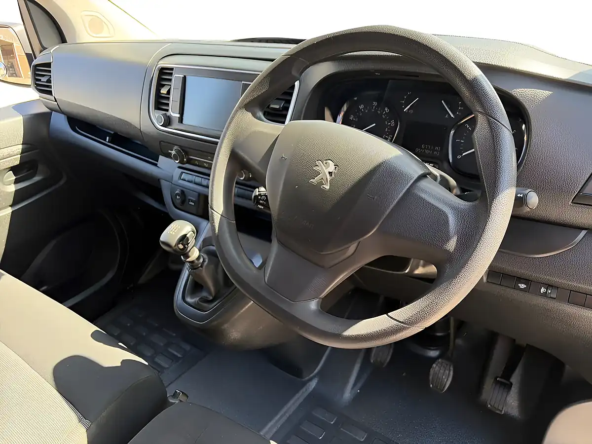 Used 2023 Peugeot Expert Professional Premium + Ice White - Interior and Exterior details 13