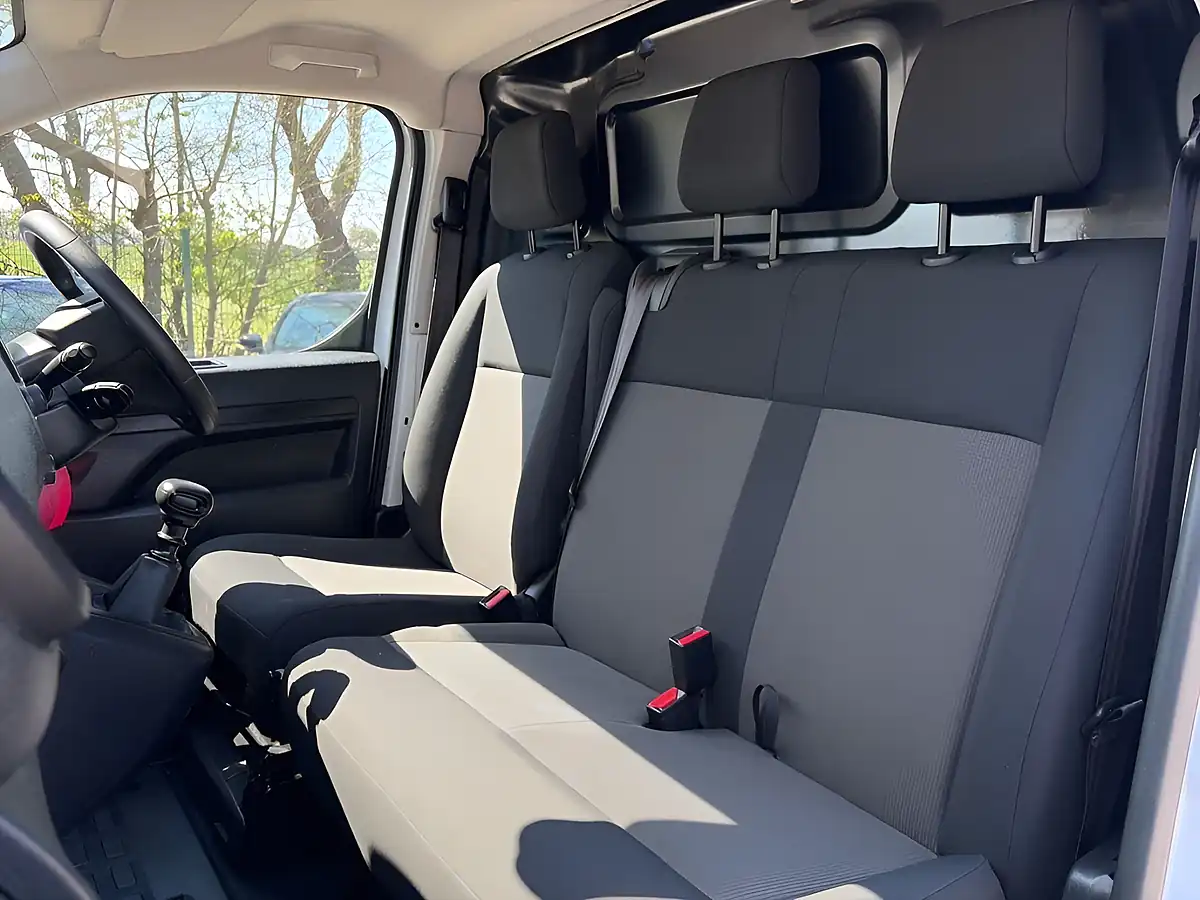 Used 2023 Peugeot Expert Professional Premium + Ice White - Interior and Exterior details 14