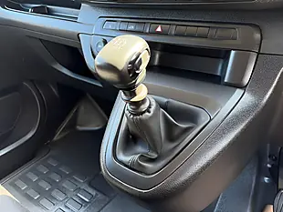 Used 2023 Peugeot Expert Professional Premium + Ice White - Interior and Exterior details 16