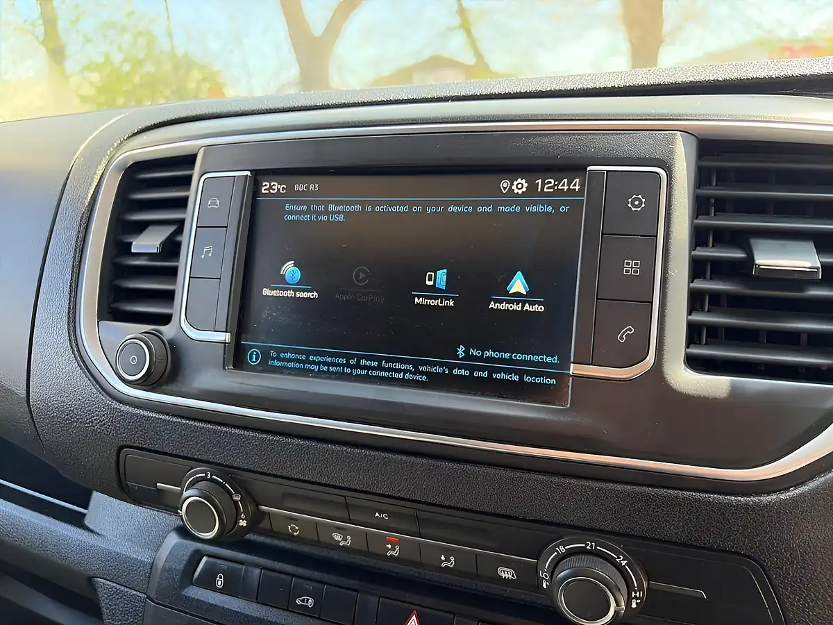 Used 2023 Peugeot Expert Professional Premium + Ice White - Interior and Exterior details 20