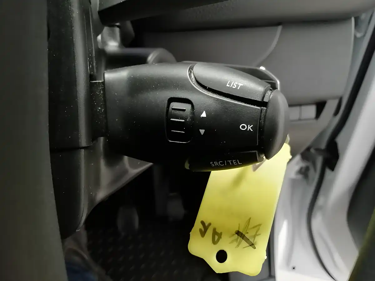 Used 2023 Peugeot Expert Professional Premium Long Panel Van White - Interior and Exterior details 10
