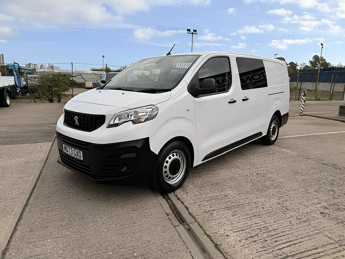 Used 2023 Peugeot Expert Professional Premium Plus Crew White - Interior and Exterior details 10