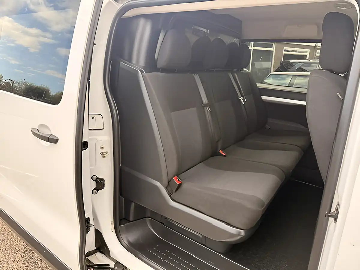 Used 2023 Peugeot Expert Professional Premium Plus Crew White - Interior and Exterior details 15