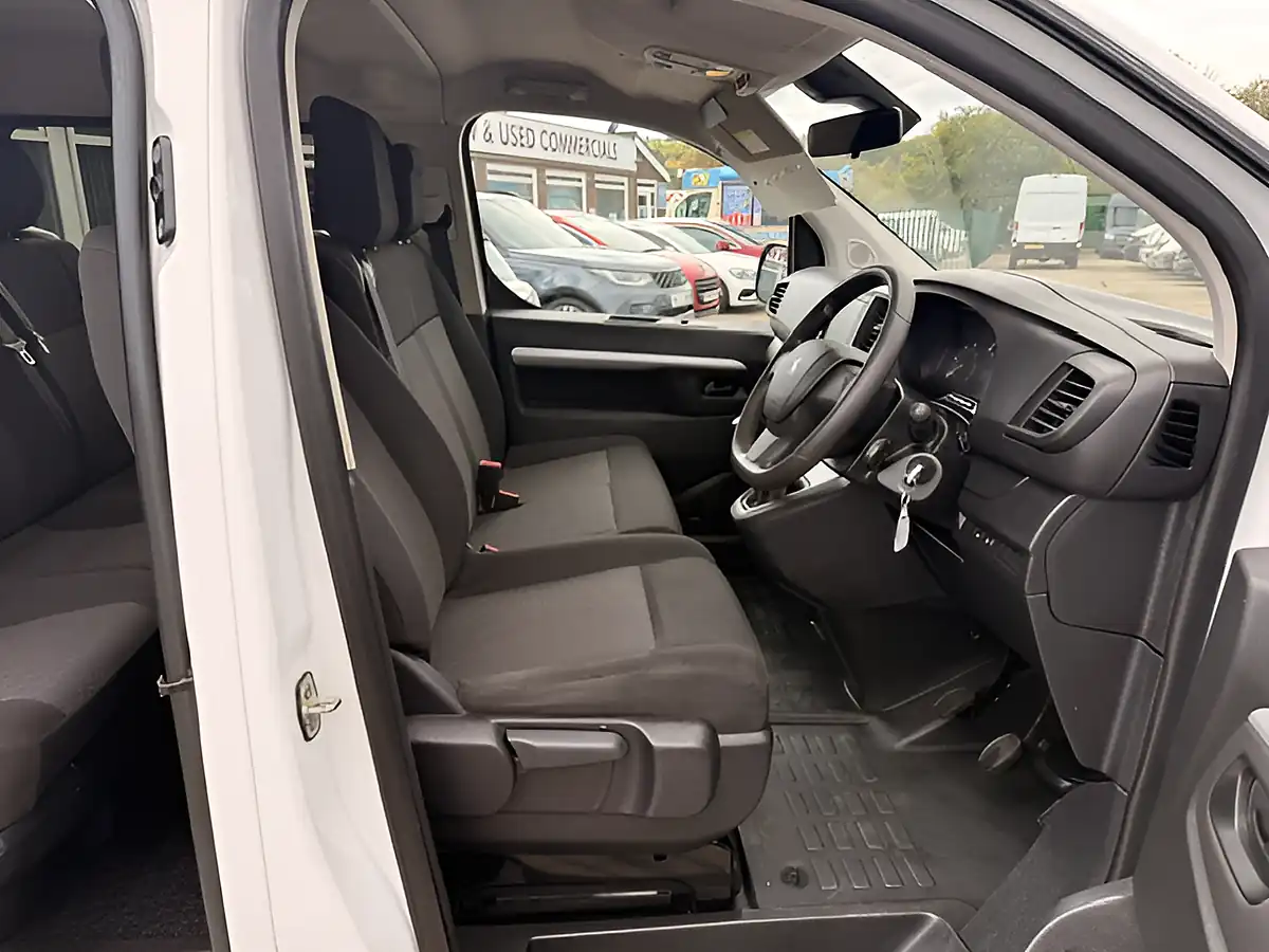 Used 2023 Peugeot Expert Professional Premium Plus Crew White - Interior and Exterior details 16