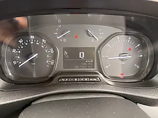Used 2023 Peugeot Expert Professional Premium Plus Crew White - Interior and Exterior details 20