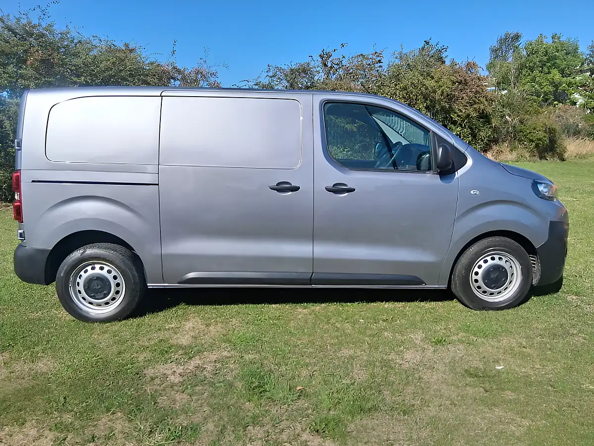 Used 2023 Peugeot Expert Professional Premium Plus Grey - Interior and Exterior details 6