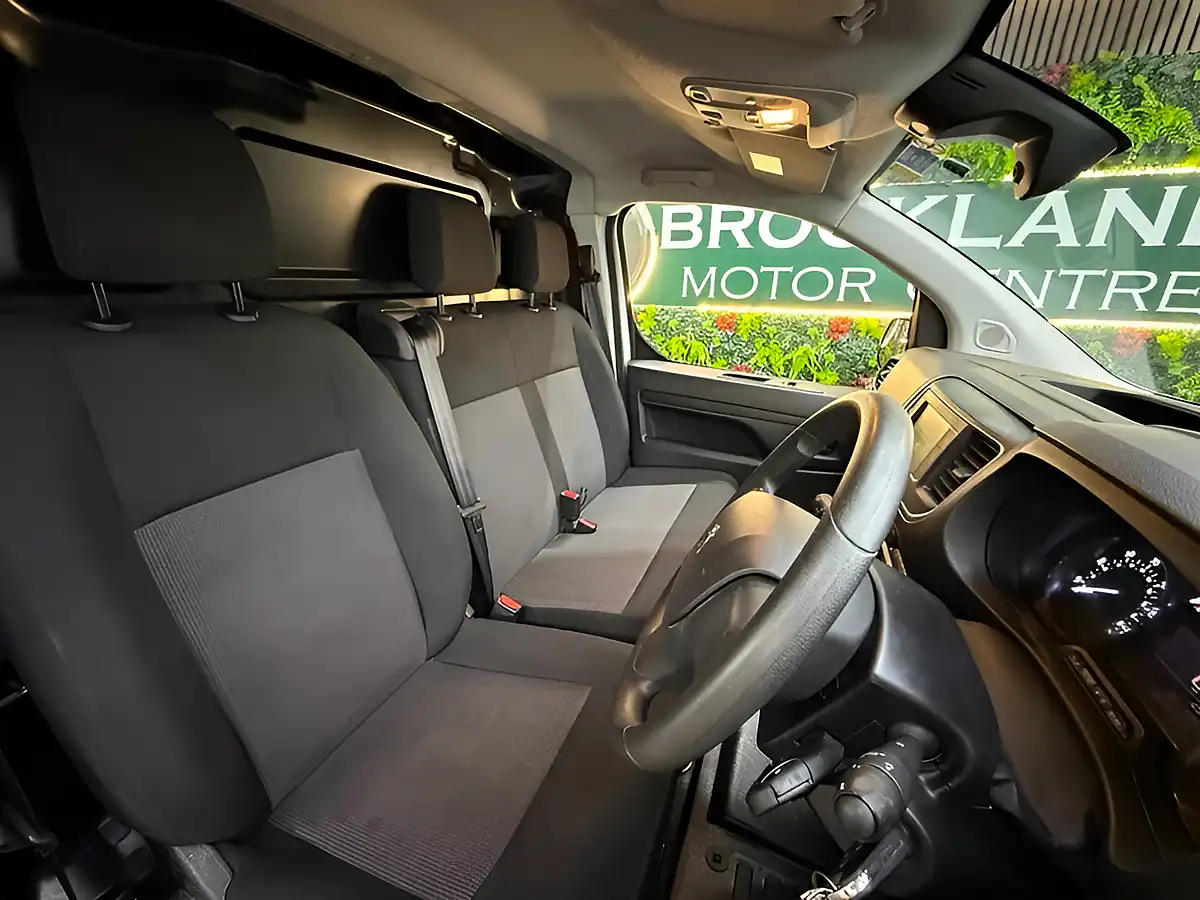 Used 2023 Peugeot Expert Professional Premium Plus L2 White - Interior and Exterior details 12