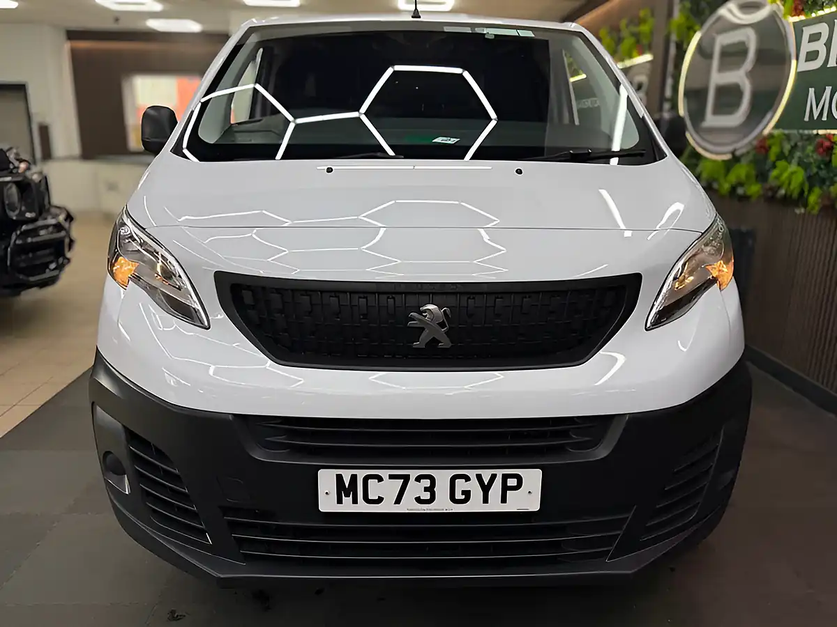 Used 2023 Peugeot Expert Professional Premium Plus L2 White - Interior and Exterior details 5