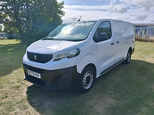 2023 Peugeot Expert Professional Premium 2.0 BlueHDi