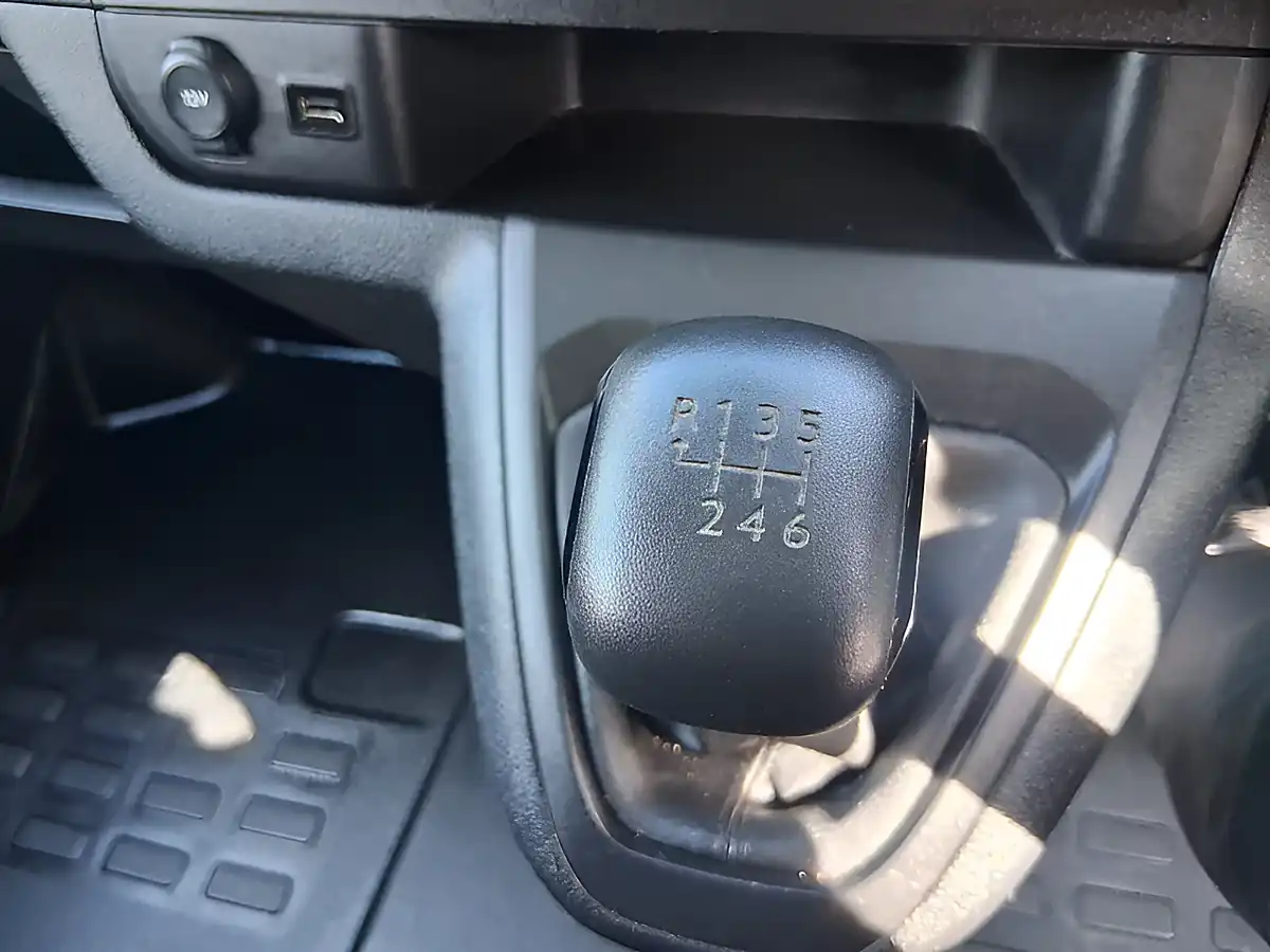 Used 2023 Peugeot Expert Professional Premium Plus White - Interior and Exterior details 20