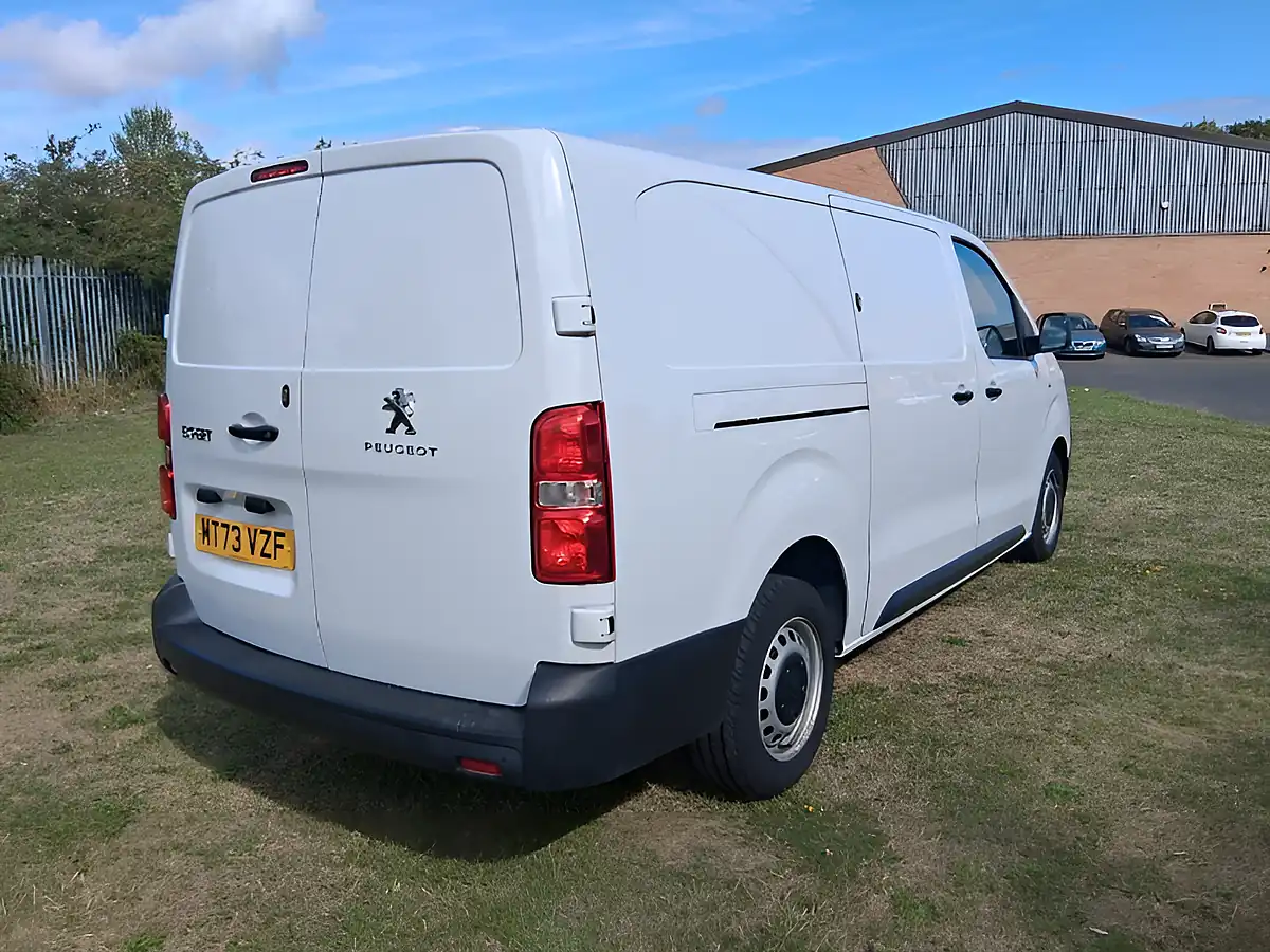 Used 2023 Peugeot Expert Professional Premium Plus White - Interior and Exterior details 5
