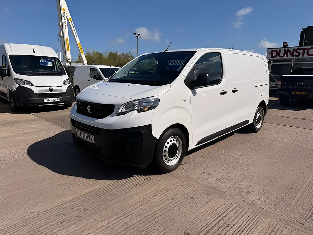Used 2023 Peugeot Expert Professional Premium Plus White - Interior and Exterior details 11