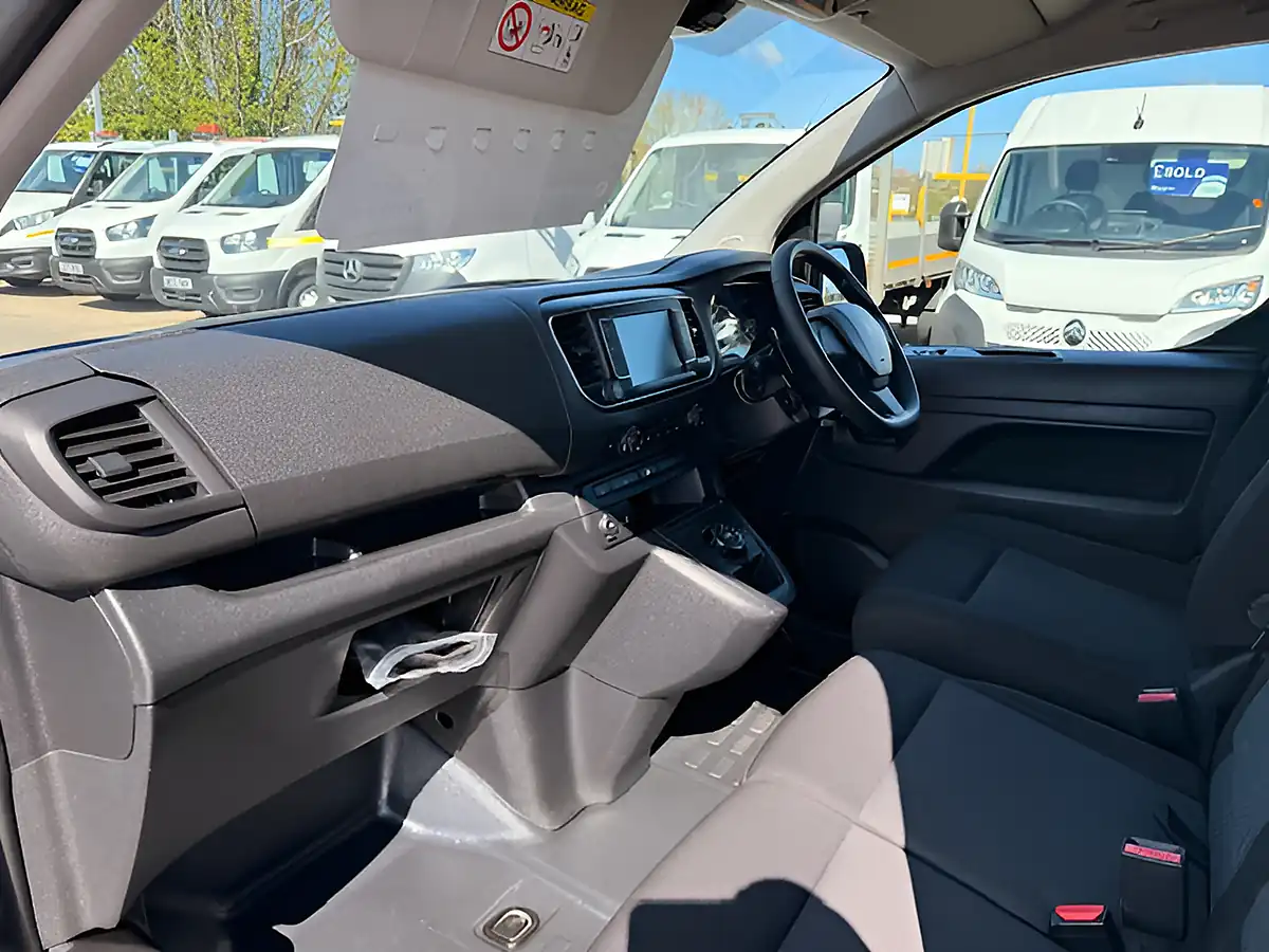 Used 2023 Peugeot Expert Professional Premium Plus White - Interior and Exterior details 16