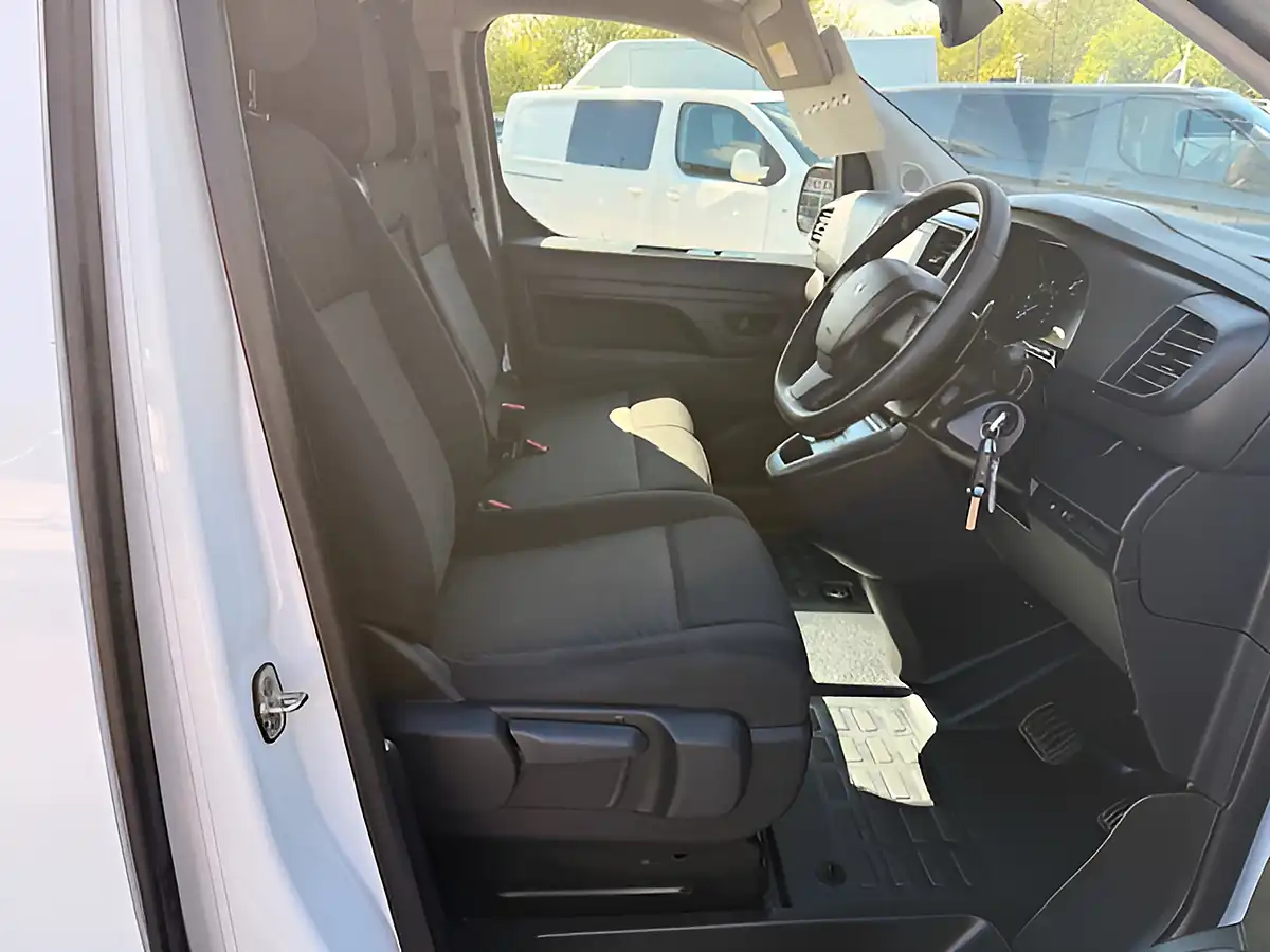 Used 2023 Peugeot Expert Professional Premium Plus White - Interior and Exterior details 18
