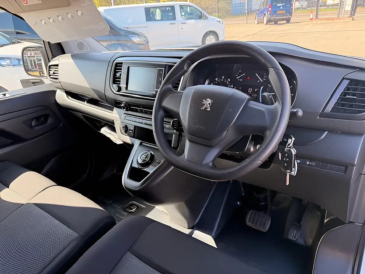 Used 2023 Peugeot Expert Professional Premium Plus White - Interior and Exterior details 19