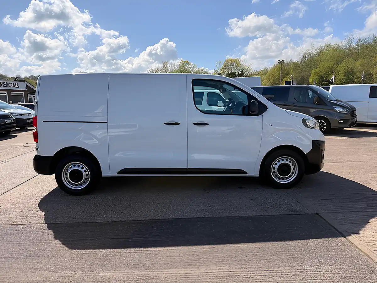 Used 2023 Peugeot Expert Professional Premium Plus White - Interior and Exterior details 2