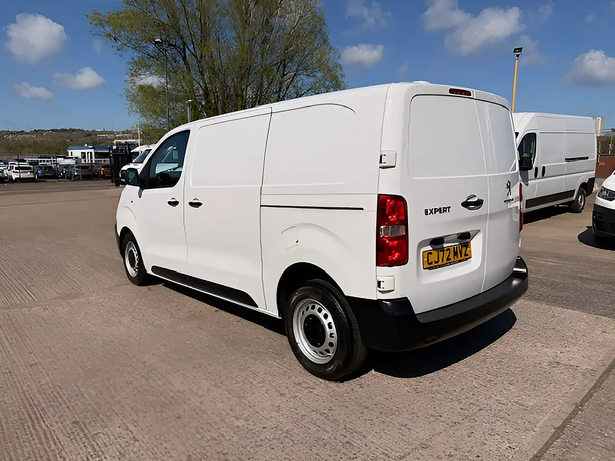 Used 2023 Peugeot Expert Professional Premium Plus White - Interior and Exterior details 7