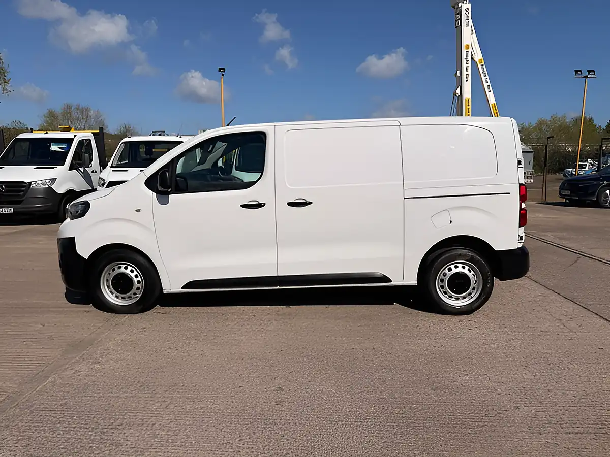 Used 2023 Peugeot Expert Professional Premium Plus White - Interior and Exterior details 8