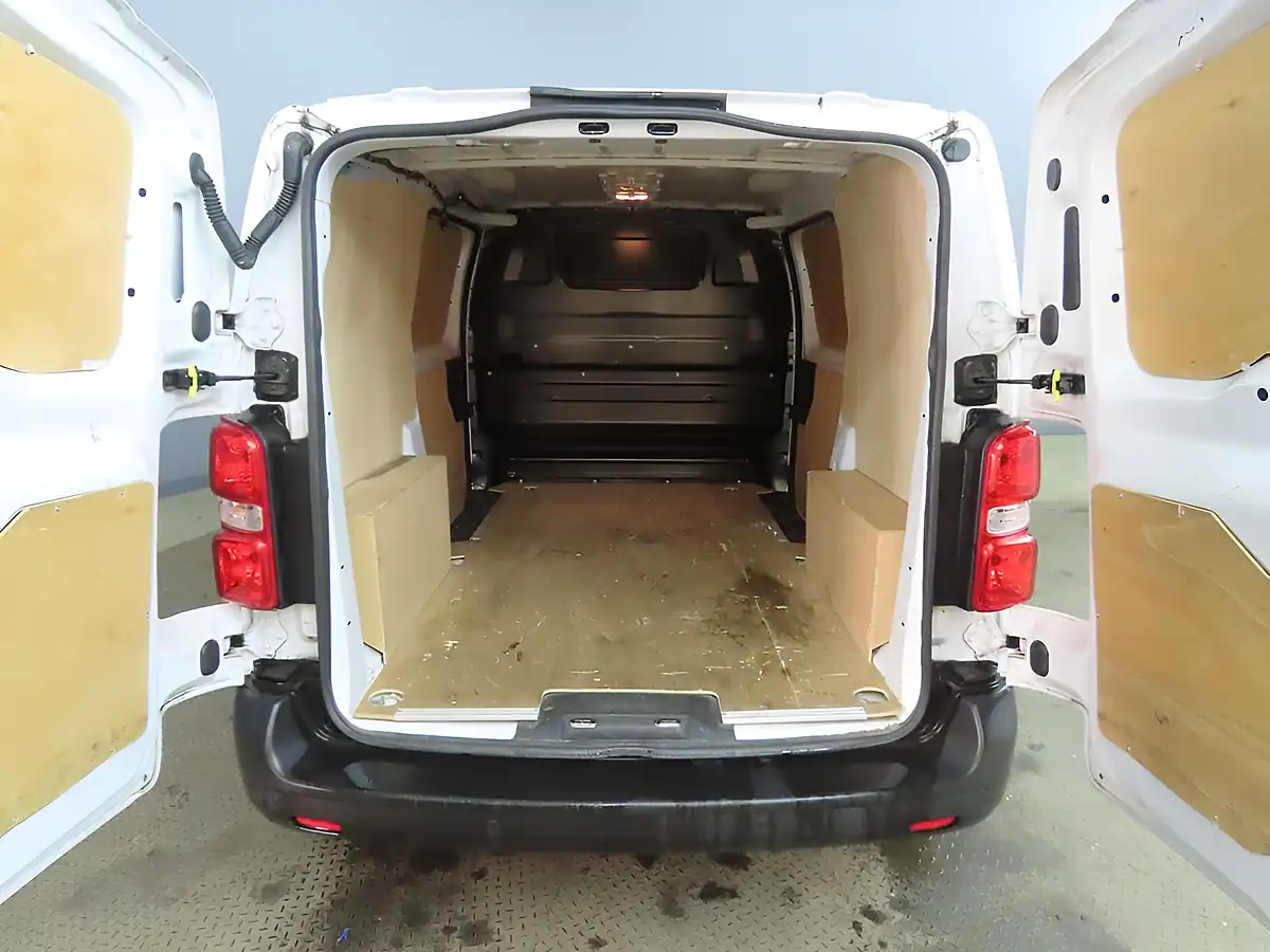 Used 2023 Peugeot Expert Professional Premium + White - Interior and Exterior details 16