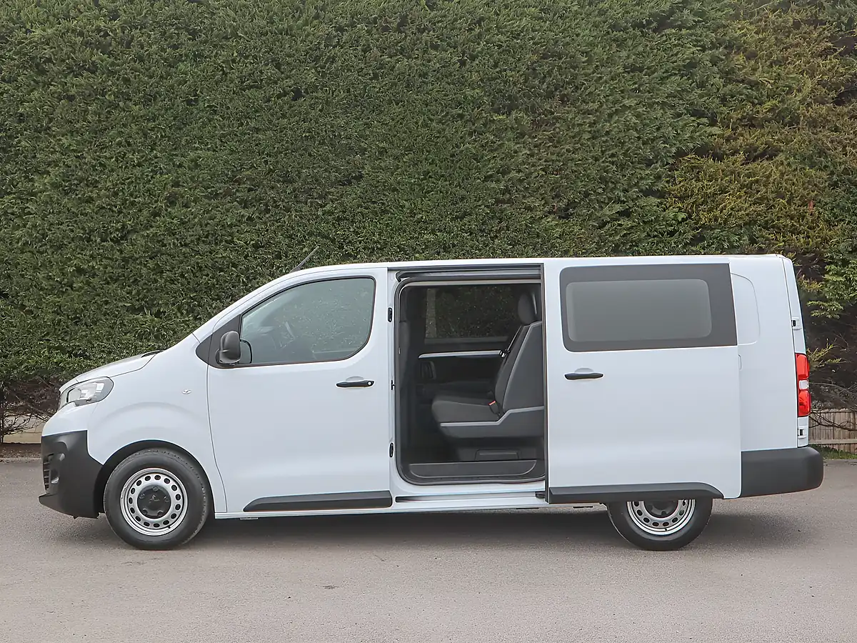 Used 2023 Peugeot Expert Professional Premium+ White - Interior and Exterior details 15