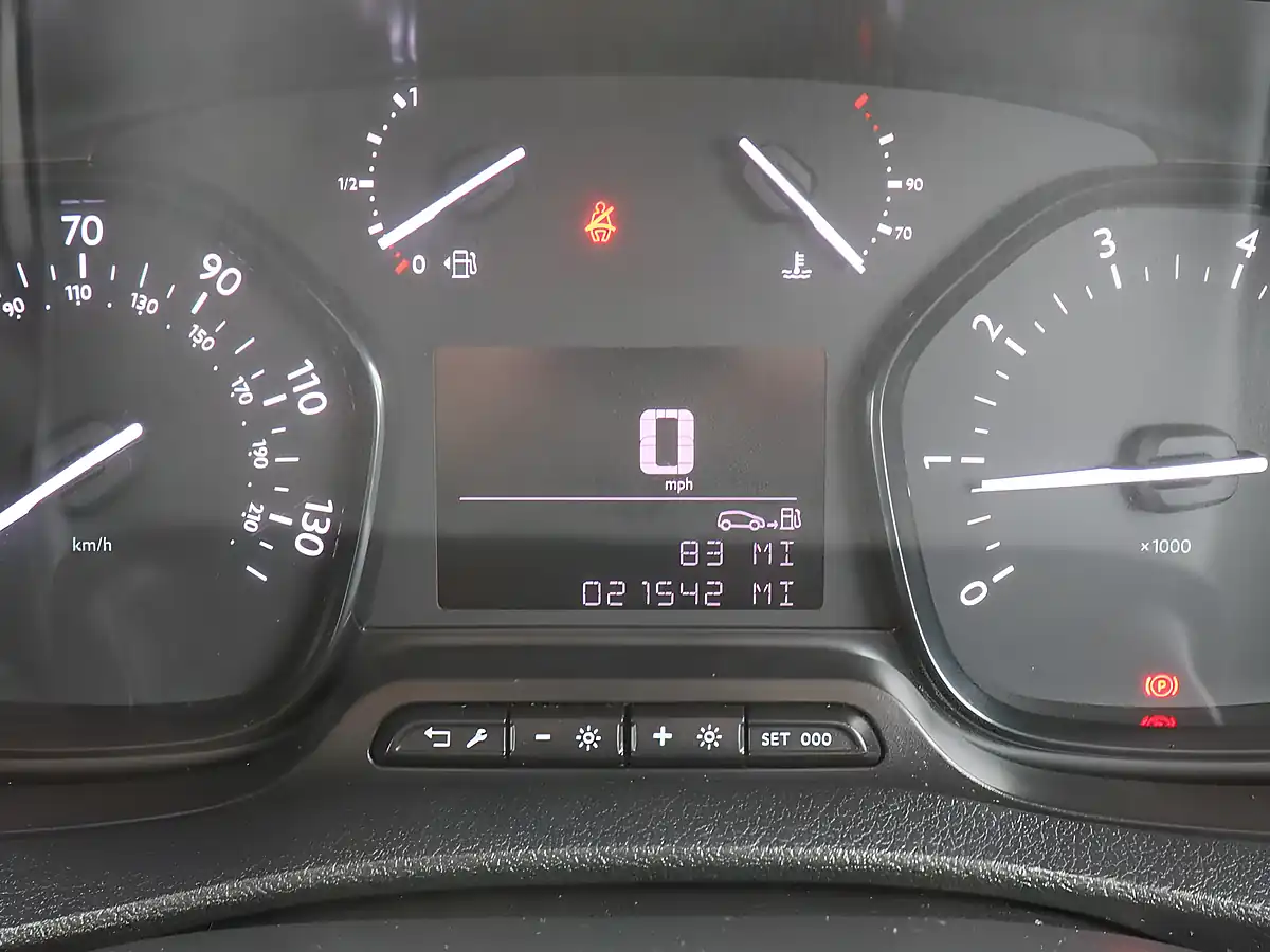 Used 2023 Peugeot Expert Professional Premium+ White - Interior and Exterior details 18