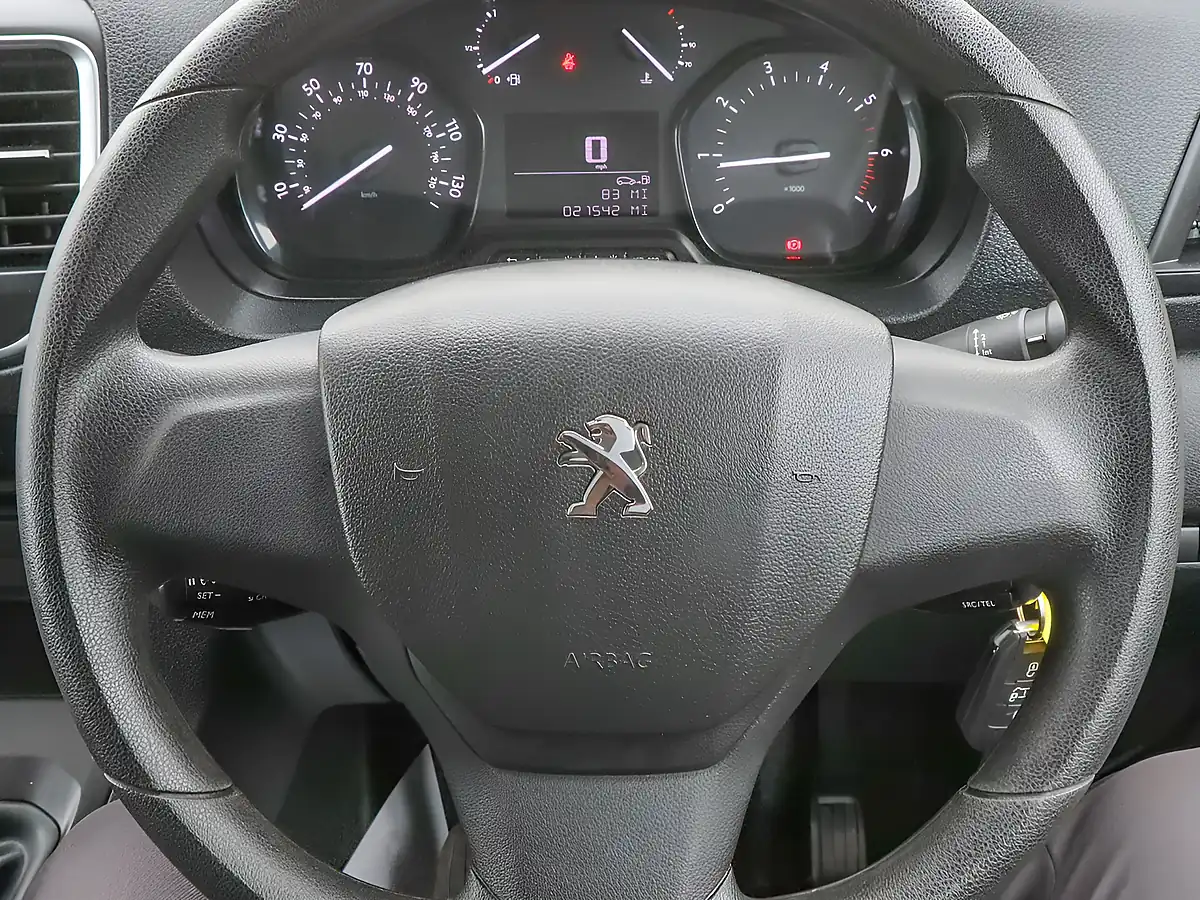 Used 2023 Peugeot Expert Professional Premium+ White - Interior and Exterior details 19