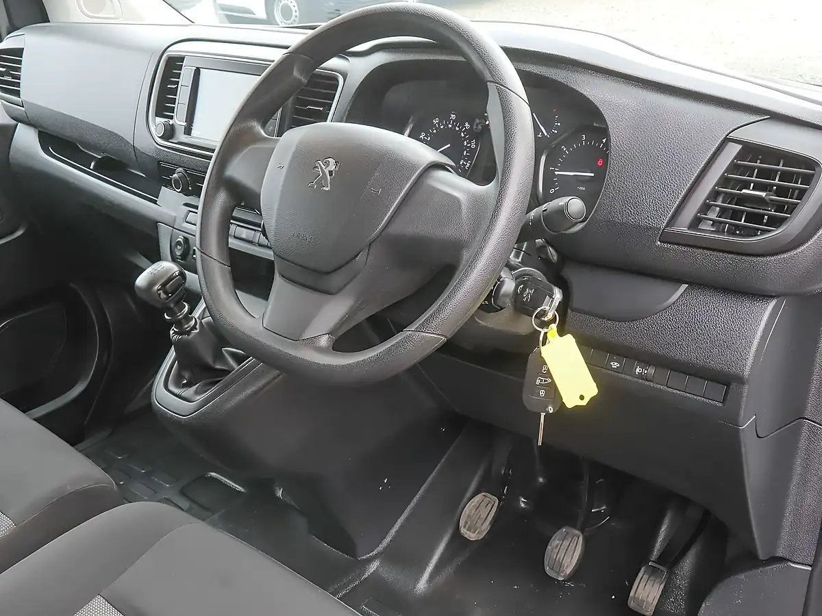 Used 2023 Peugeot Expert Professional Premium+ White - Interior and Exterior details 20