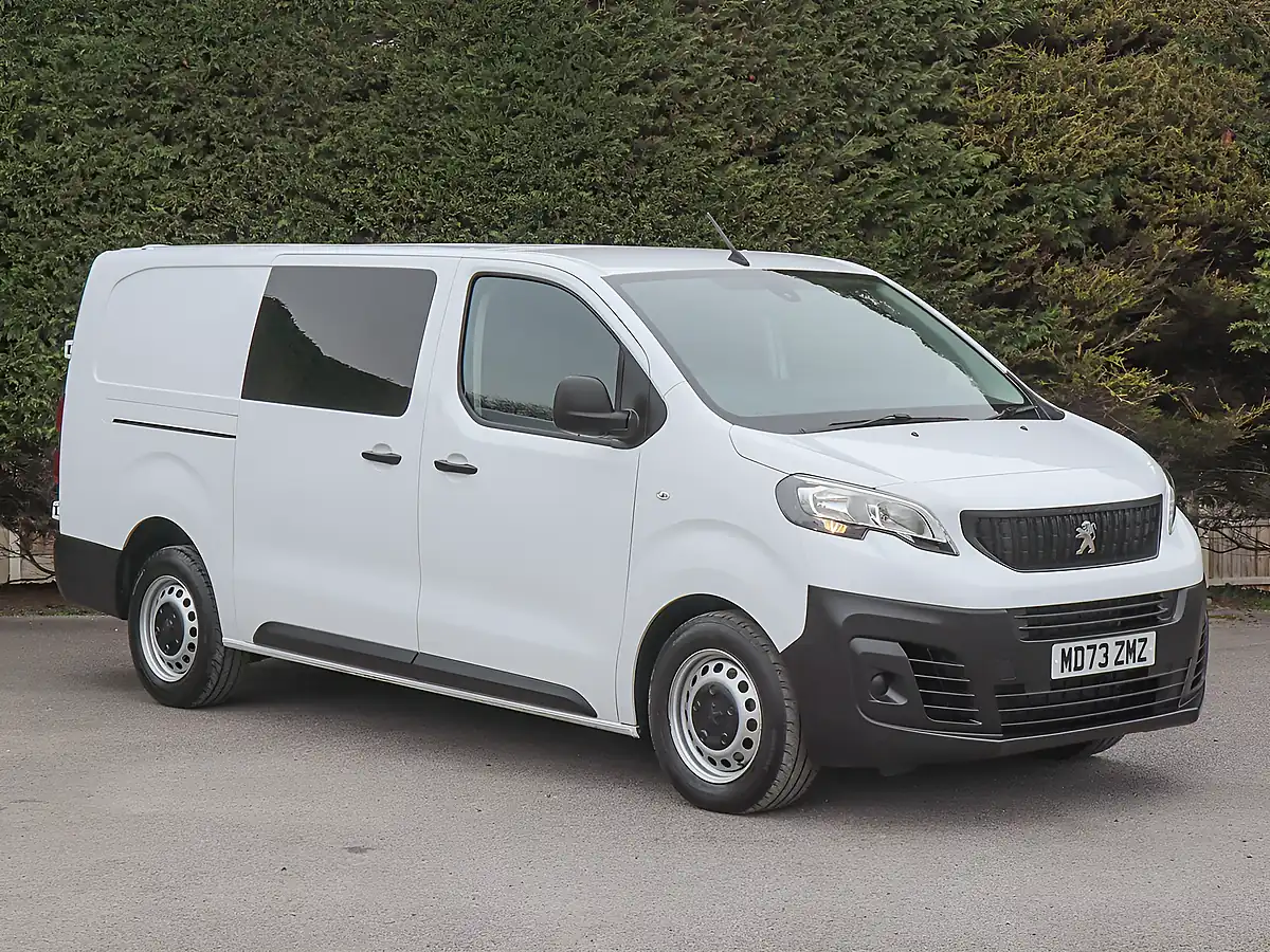 Used 2023 Peugeot Expert Professional Premium+ White - Interior and Exterior details 4