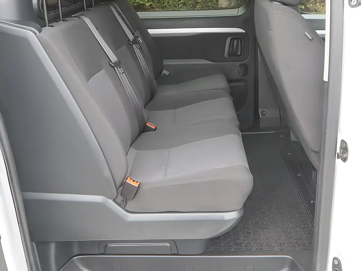 Used 2023 Peugeot Expert Professional Premium+ White - Interior and Exterior details 7