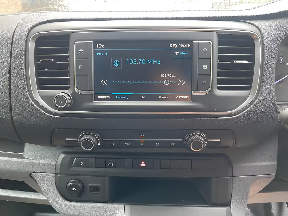 Used 2023 Peugeot Expert Professional Premium White - Interior and Exterior details 10