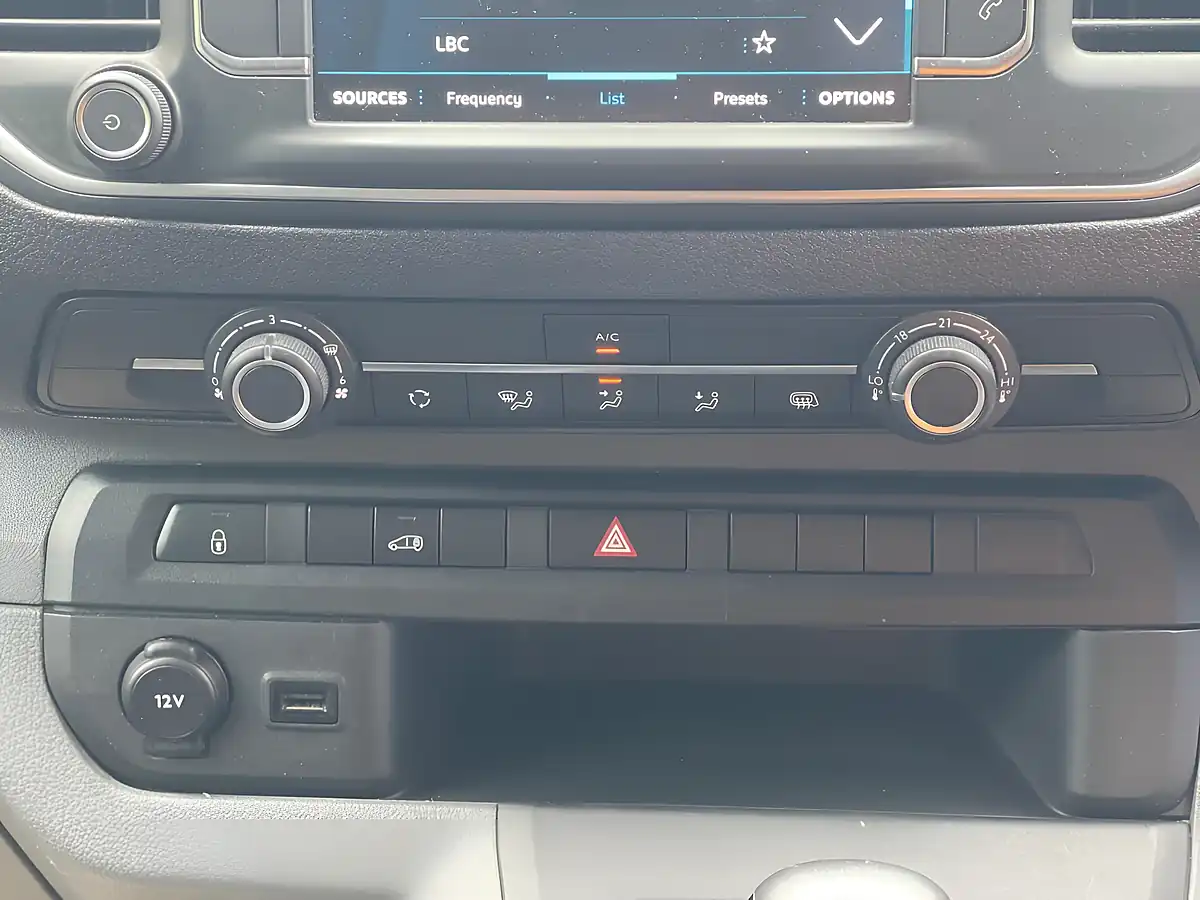 Used 2023 Peugeot Expert Professional Premium White - Interior and Exterior details 14