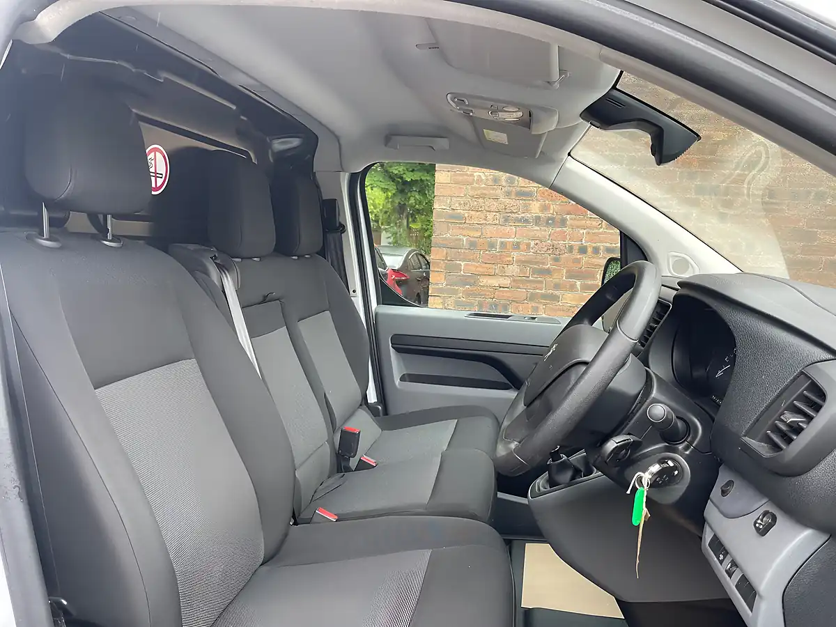 Used 2023 Peugeot Expert Professional Premium White - Interior and Exterior details 6