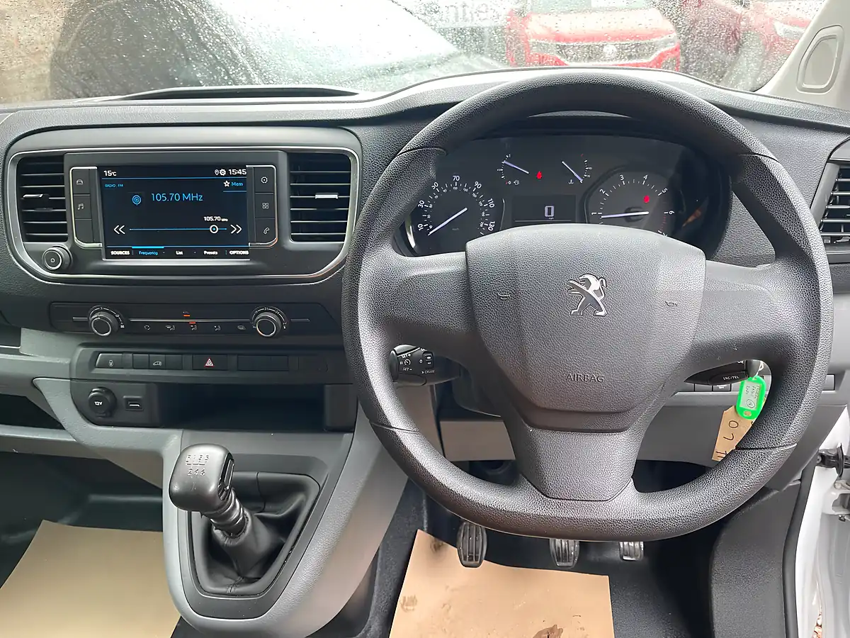 Used 2023 Peugeot Expert Professional Premium White - Interior and Exterior details 9