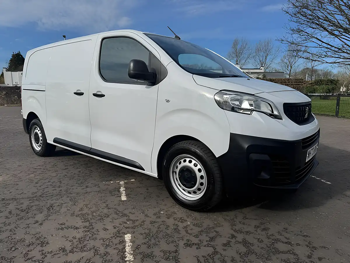 Used 2023 Peugeot Expert Professional Premium + White - Front View