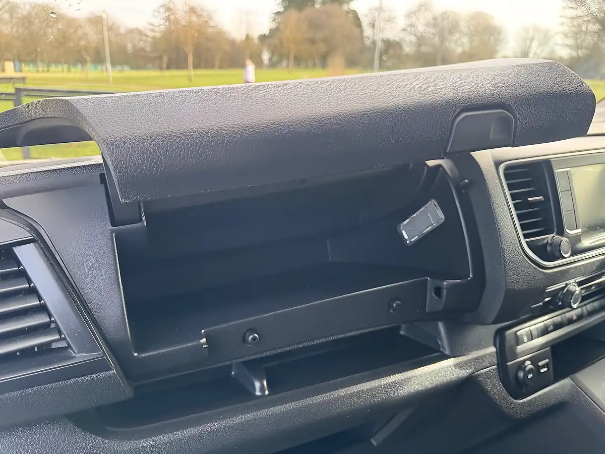 Used 2023 Peugeot Expert Professional Premium + White - Interior and Exterior details 16