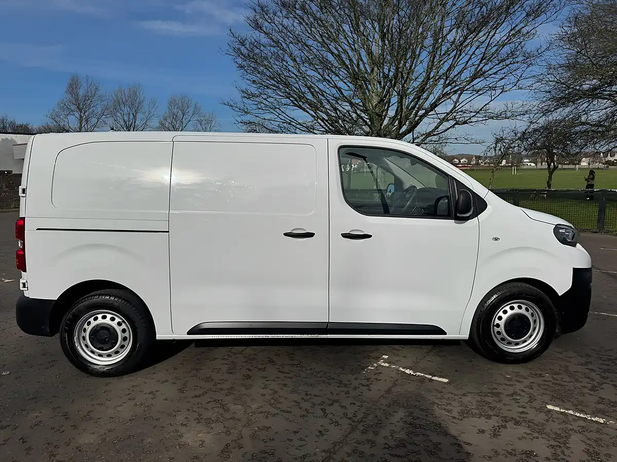 Used 2023 Peugeot Expert Professional Premium + White - Interior and Exterior details 8