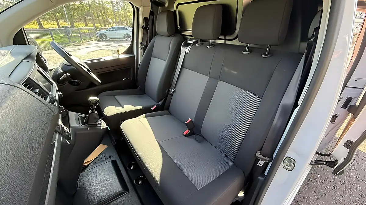 Used 2023 Peugeot Expert Professional Premium + White - Interior and Exterior details 14