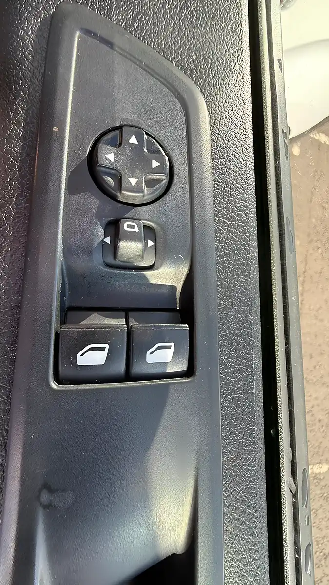 Used 2023 Peugeot Expert Professional Premium + White - Interior and Exterior details 15