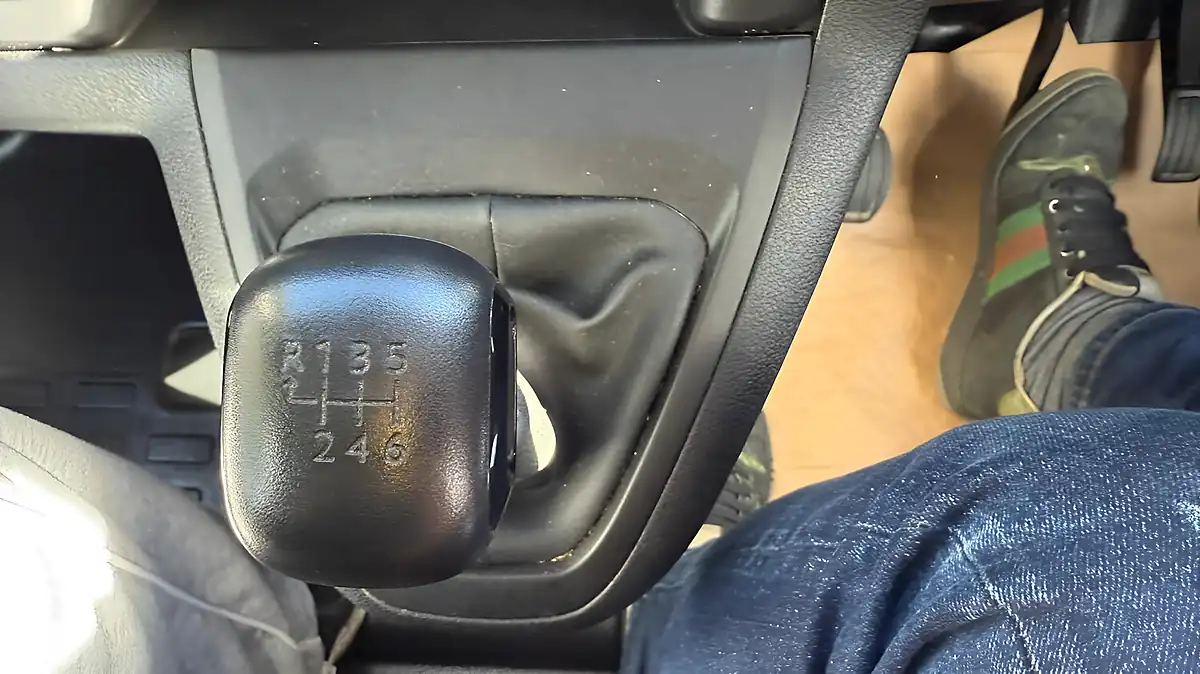 Used 2023 Peugeot Expert Professional Premium + White - Interior and Exterior details 16