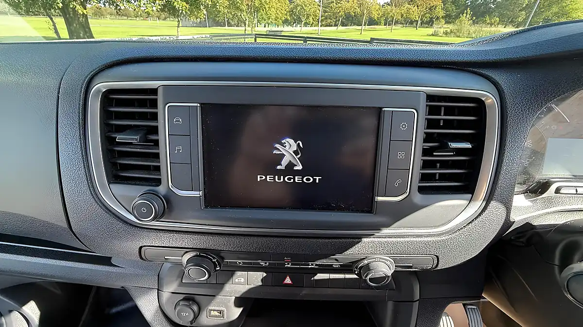 Used 2023 Peugeot Expert Professional Premium + White - Interior and Exterior details 17