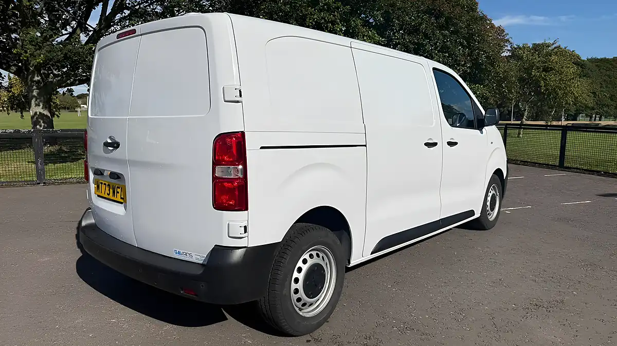 Used 2023 Peugeot Expert Professional Premium + White - Interior and Exterior details 3