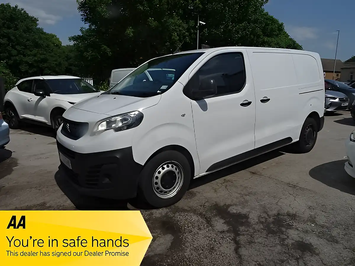 Used 2023 Peugeot Expert Professional Premium White - Front View