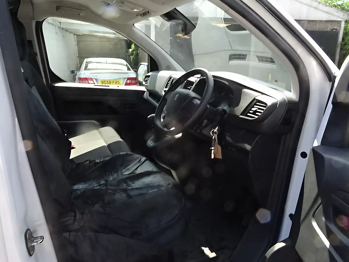Used 2023 Peugeot Expert Professional Premium White - Interior and Exterior details 12