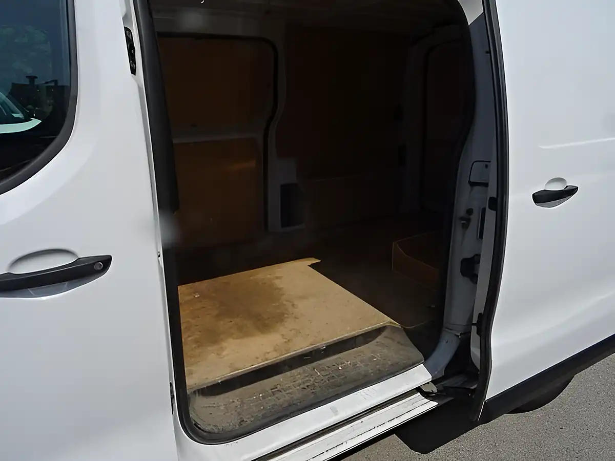 Used 2023 Peugeot Expert Professional Premium White - Interior and Exterior details 8